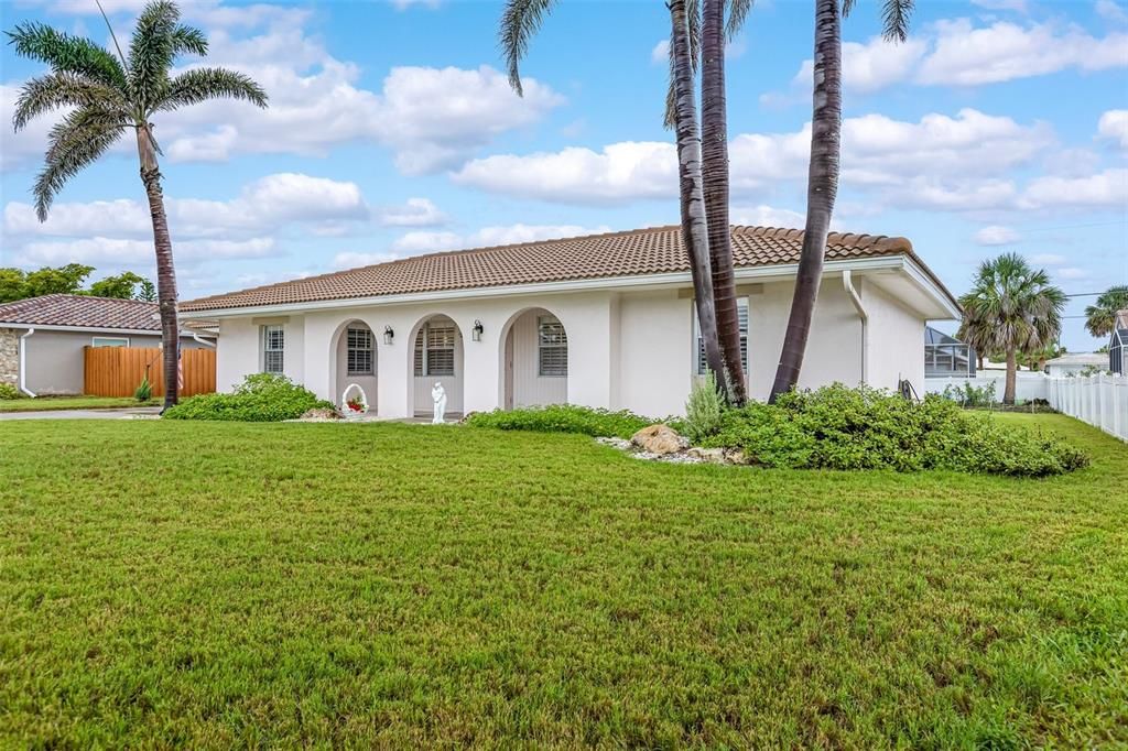 Activo con contrato: $350,000 (2 camas, 2 baños, 1333 Pies cuadrados)