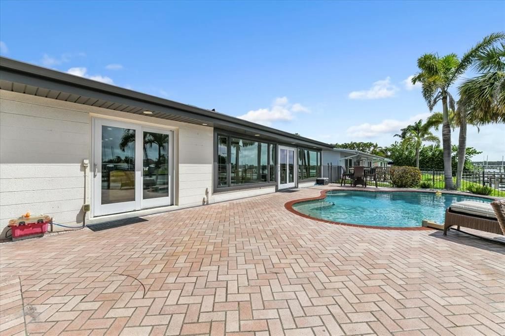 待售: $1,080,000 (2 贝兹, 3 浴室, 1680 平方英尺)