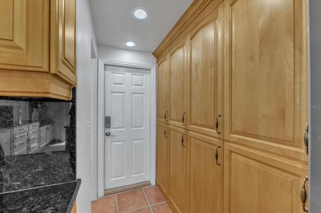 待售: $1,080,000 (2 贝兹, 3 浴室, 1680 平方英尺)