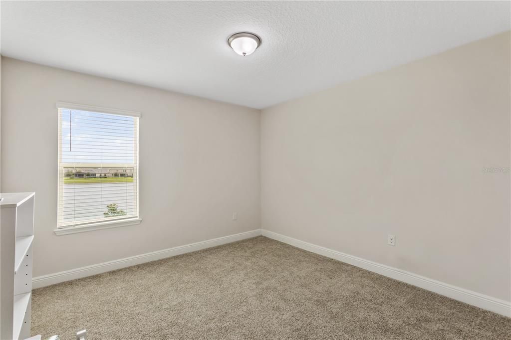 Activo con contrato: $4,300 (5 camas, 4 baños, 3227 Pies cuadrados)