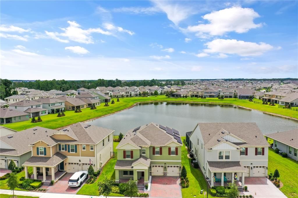 Activo con contrato: $4,300 (5 camas, 4 baños, 3227 Pies cuadrados)