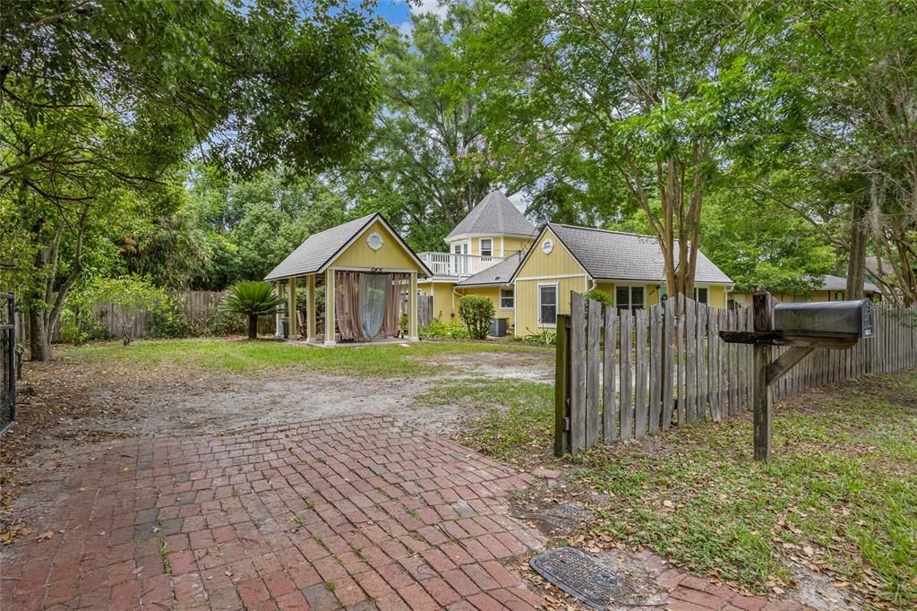 На продажу: $315,000 (3 спален, 2 ванн, 1526 Квадратных фут)