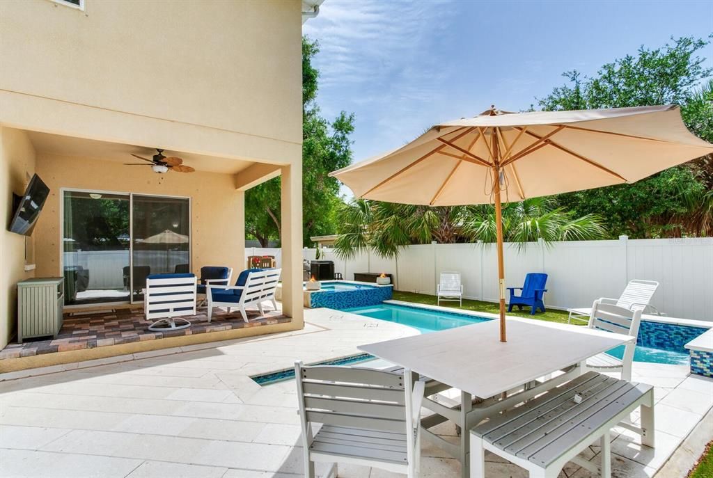 For Sale: $989,000 (5 beds, 3 baths, 2645 Square Feet)