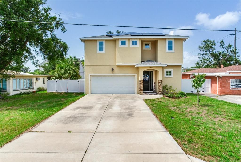 For Sale: $989,000 (5 beds, 3 baths, 2645 Square Feet)