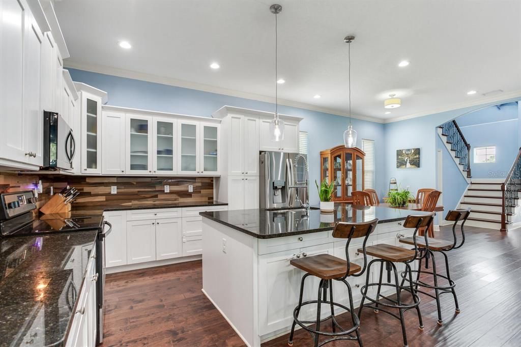 For Sale: $989,000 (5 beds, 3 baths, 2645 Square Feet)