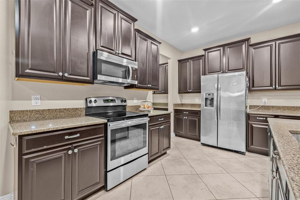 Active With Contract: $570,000 (5 beds, 3 baths, 3822 Square Feet)