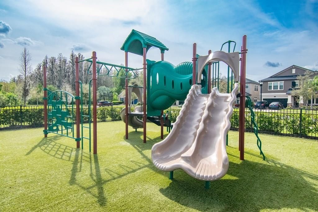 Active With Contract: $570,000 (5 beds, 3 baths, 3822 Square Feet)