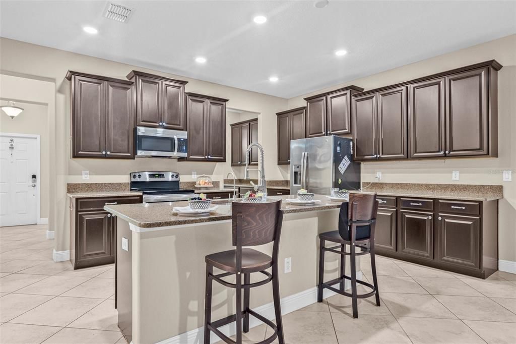 Active With Contract: $570,000 (5 beds, 3 baths, 3822 Square Feet)