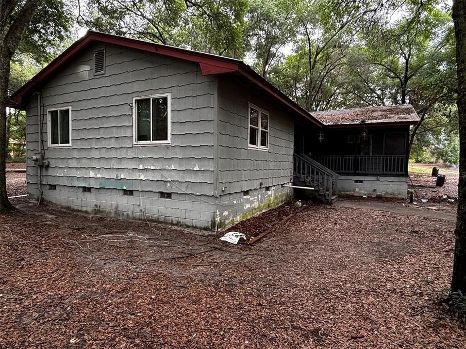 Recently Sold: $119,000 (4 beds, 2 baths, 1826 Square Feet)