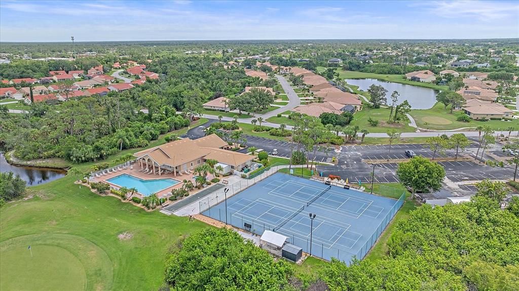 待售: $299,900 (2 贝兹, 2 浴室, 1598 平方英尺)