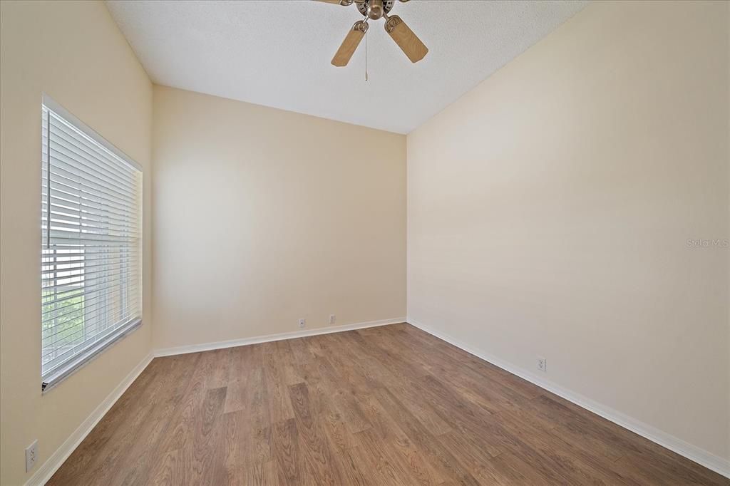 待售: $299,900 (2 贝兹, 2 浴室, 1598 平方英尺)