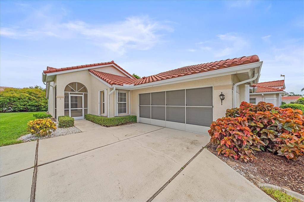 待售: $299,900 (2 贝兹, 2 浴室, 1598 平方英尺)