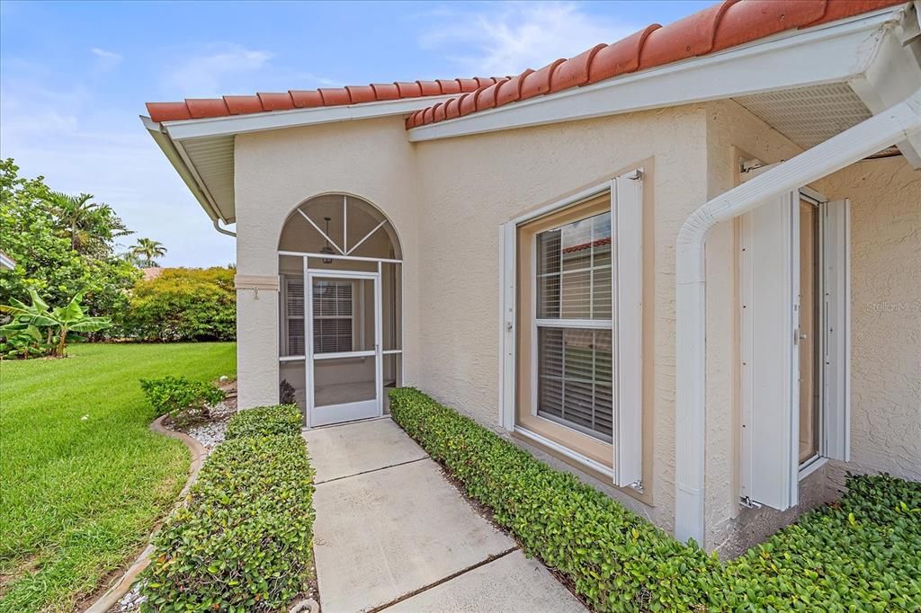 待售: $299,900 (2 贝兹, 2 浴室, 1598 平方英尺)