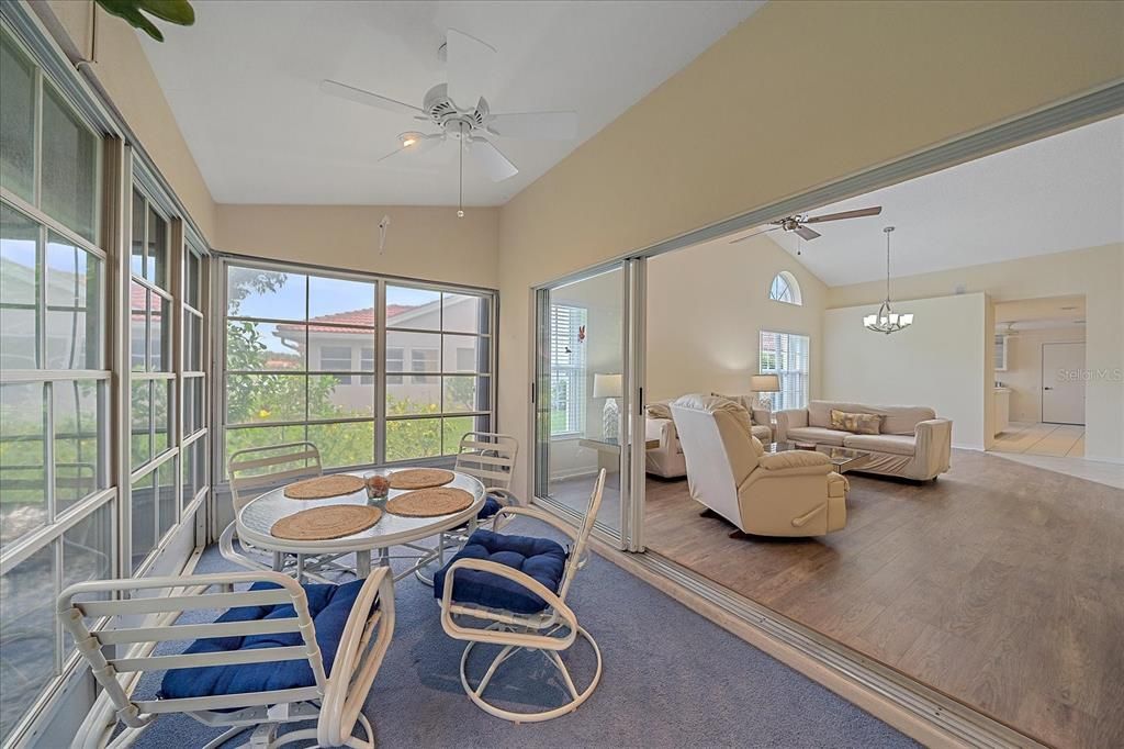 待售: $299,900 (2 贝兹, 2 浴室, 1598 平方英尺)