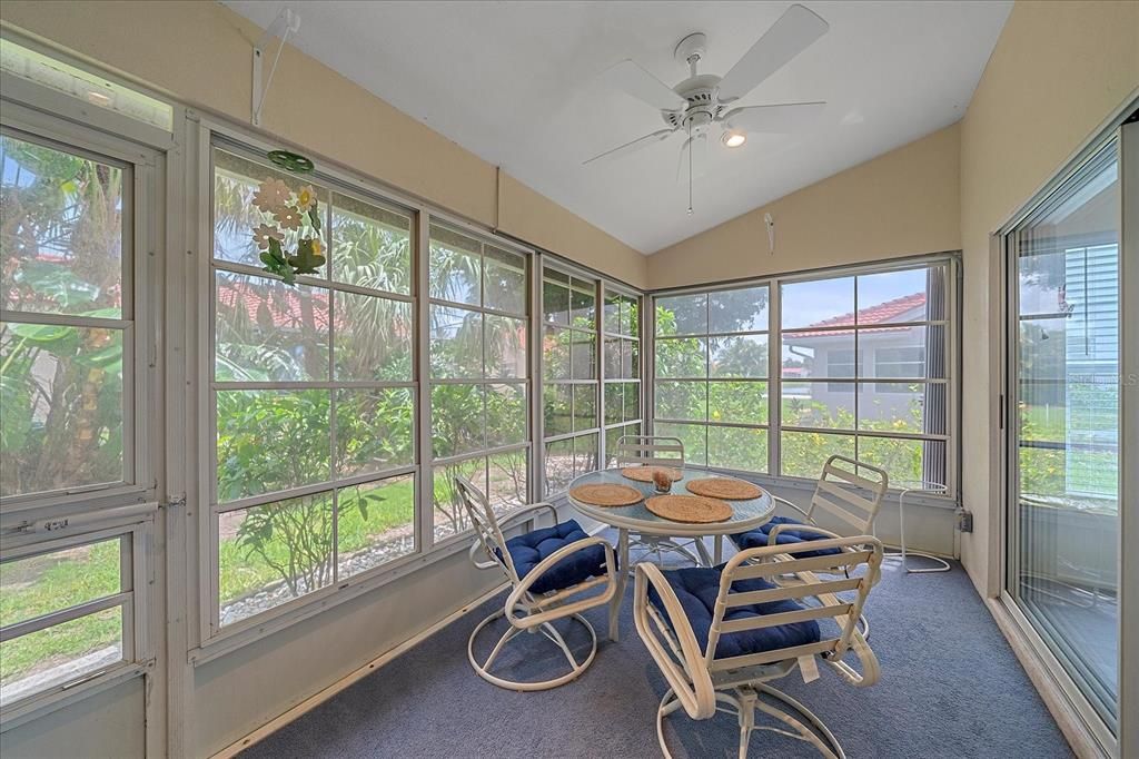 待售: $299,900 (2 贝兹, 2 浴室, 1598 平方英尺)