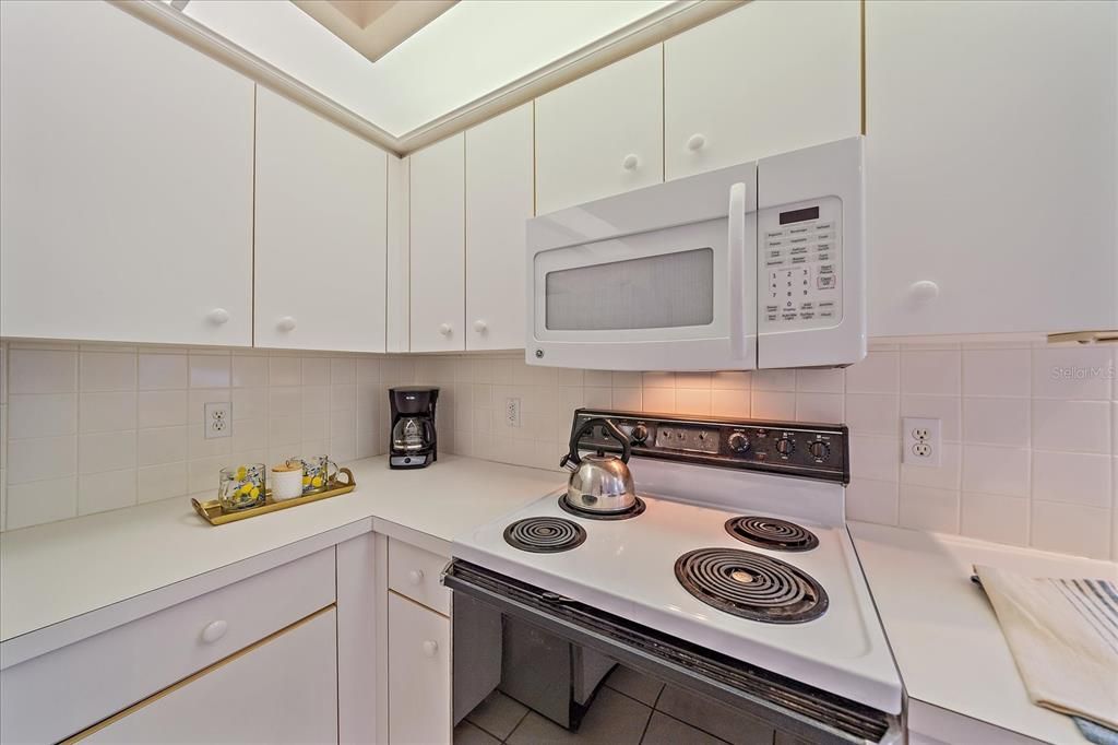 待售: $299,900 (2 贝兹, 2 浴室, 1598 平方英尺)