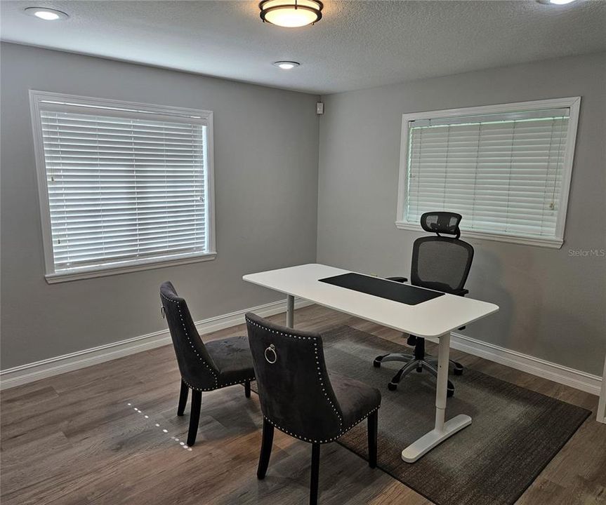 Под контрактом: $575,000 (0 спален, 0 ванн, 1887 Квадратных фут)