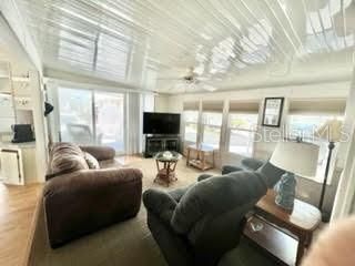 На продажу: $115,000 (2 спален, 2 ванн, 870 Квадратных фут)