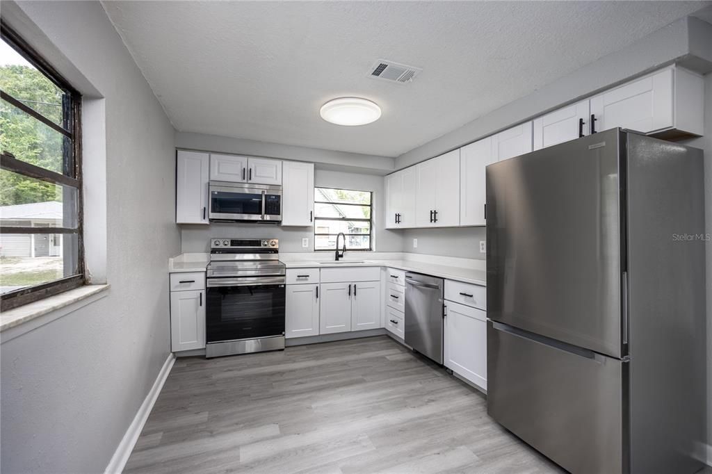 Recently Rented: $1,600 (3 beds, 1 baths, 1038 Square Feet)