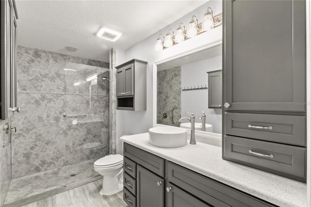 Activo con contrato: $199,000 (2 camas, 2 baños, 1251 Pies cuadrados)