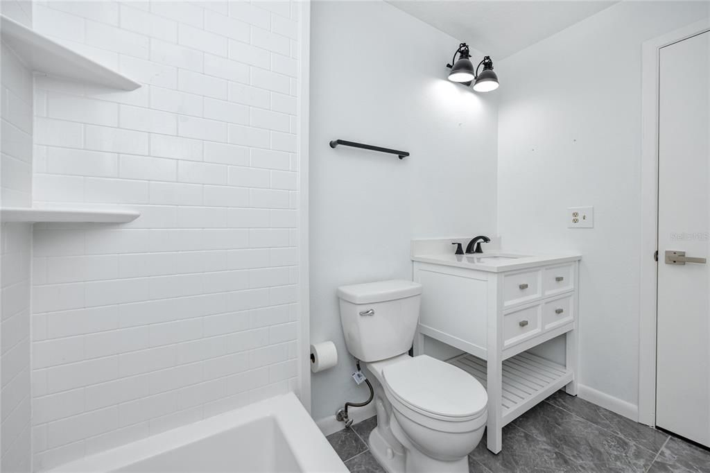 Active With Contract: $345,000 (2 beds, 2 baths, 1255 Square Feet)