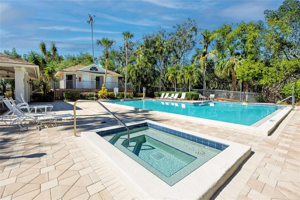 Active With Contract: $345,000 (2 beds, 2 baths, 1255 Square Feet)