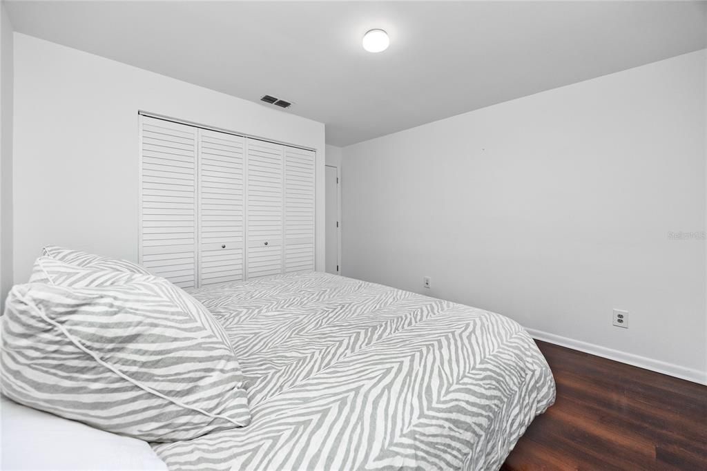 Active With Contract: $345,000 (2 beds, 2 baths, 1255 Square Feet)