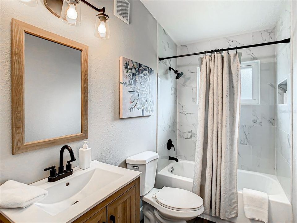 На продажу: $585,000 (3 спален, 2 ванн, 1215 Квадратных фут)