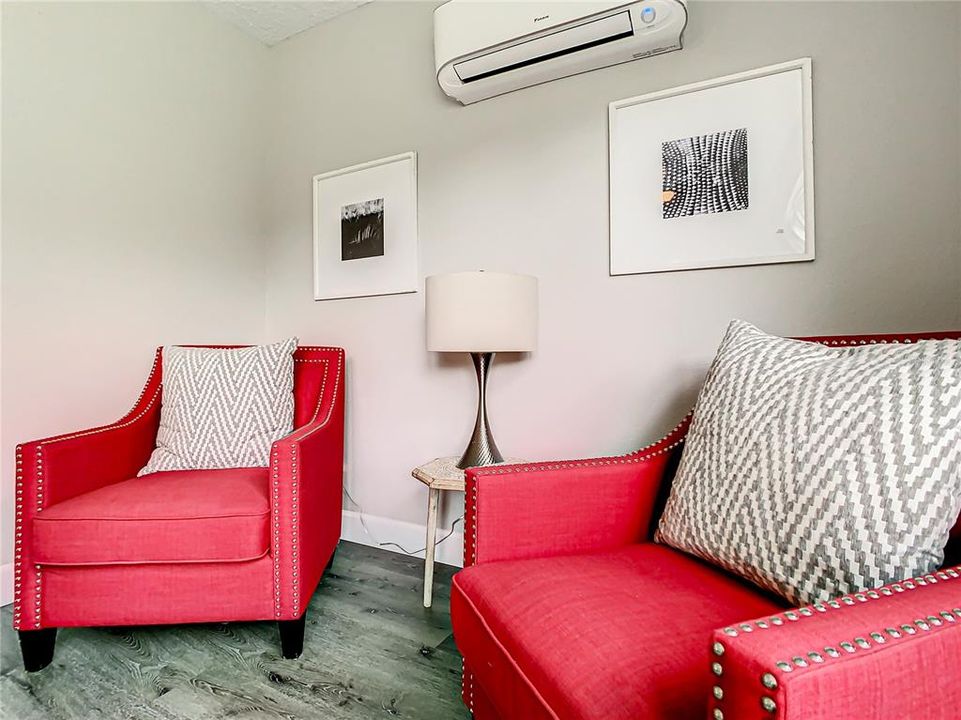 На продажу: $585,000 (3 спален, 2 ванн, 1215 Квадратных фут)