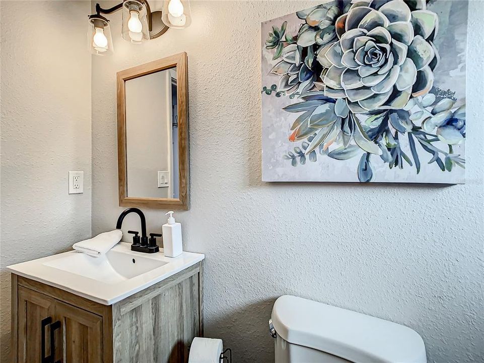 На продажу: $585,000 (3 спален, 2 ванн, 1215 Квадратных фут)