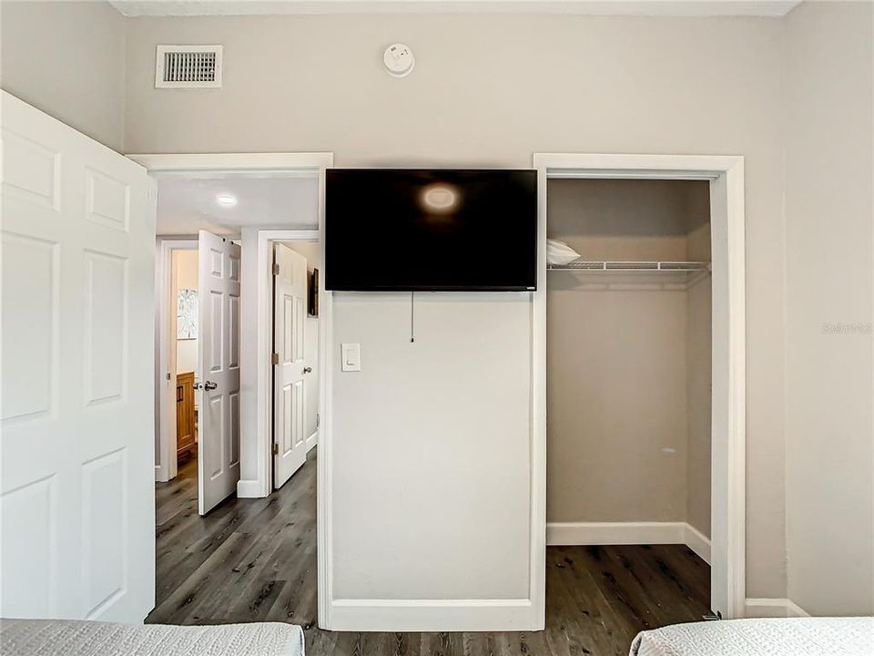 На продажу: $585,000 (3 спален, 2 ванн, 1215 Квадратных фут)