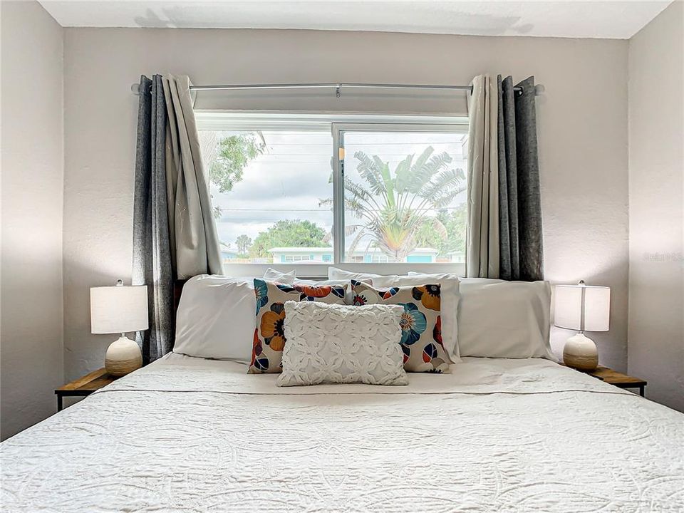 На продажу: $585,000 (3 спален, 2 ванн, 1215 Квадратных фут)