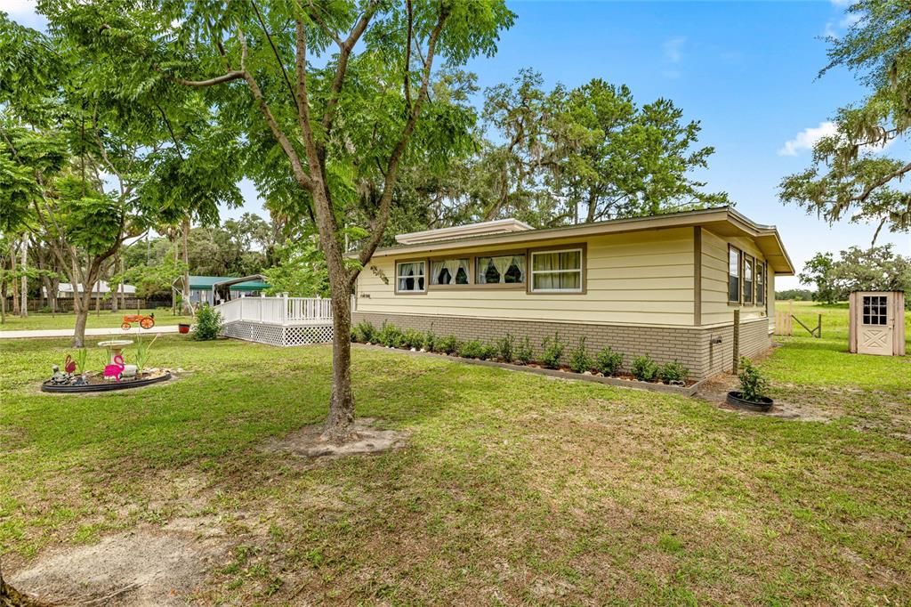 Active With Contract: $175,000 (2 beds, 1 baths, 1225 Square Feet)