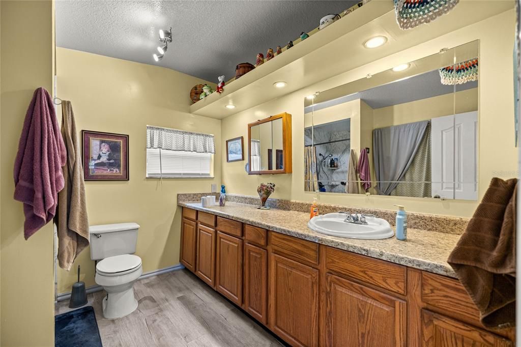 Active With Contract: $175,000 (2 beds, 1 baths, 1225 Square Feet)