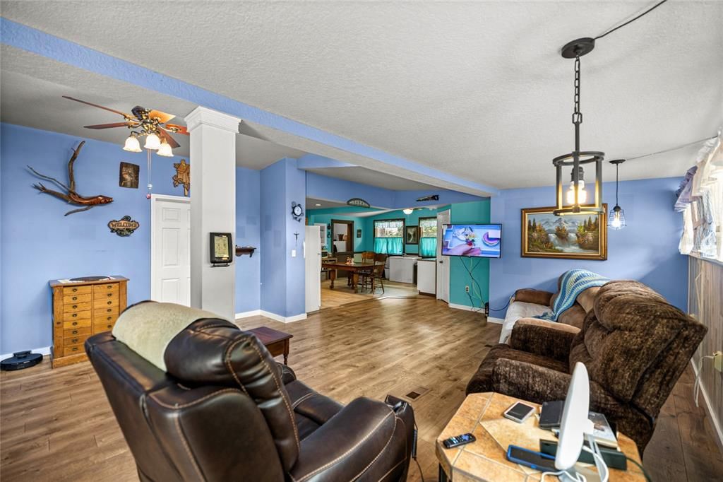 Active With Contract: $175,000 (2 beds, 1 baths, 1225 Square Feet)