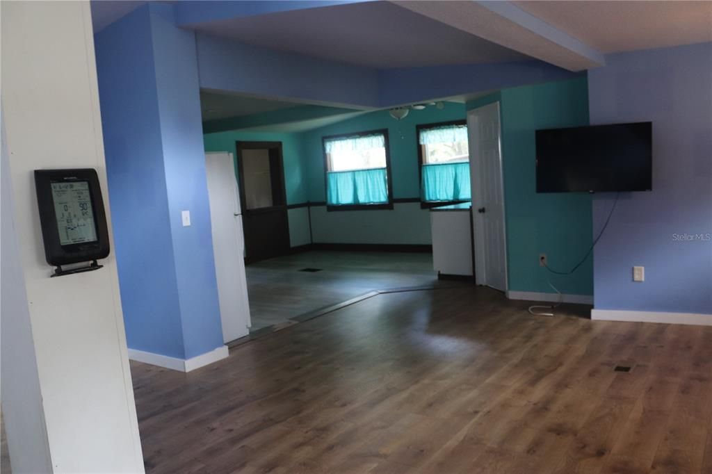 Active With Contract: $175,000 (2 beds, 1 baths, 1225 Square Feet)