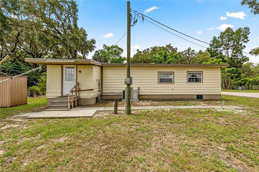 Active With Contract: $175,000 (2 beds, 1 baths, 1225 Square Feet)