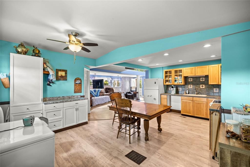 Active With Contract: $175,000 (2 beds, 1 baths, 1225 Square Feet)