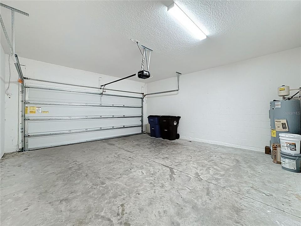 Active With Contract: $1,995 (4 beds, 2 baths, 1819 Square Feet)