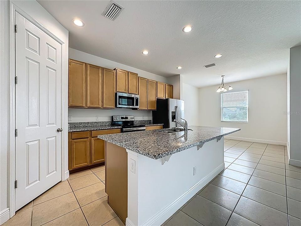 Active With Contract: $1,995 (4 beds, 2 baths, 1819 Square Feet)