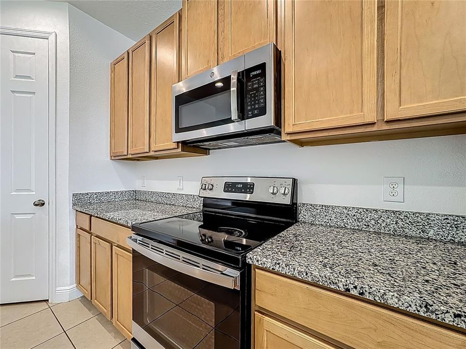 Active With Contract: $1,995 (4 beds, 2 baths, 1819 Square Feet)