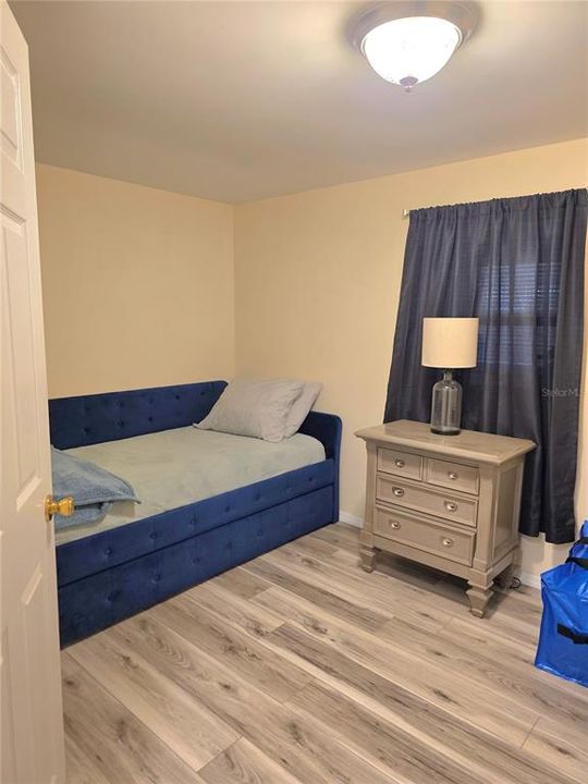 待售: $170,000 (2 贝兹, 1 浴室, 1429 平方英尺)