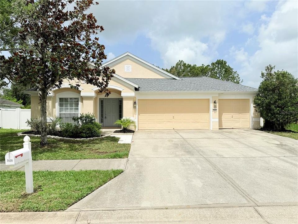 Recientemente alquilado: $2,700 (4 camas, 2 baños, 1956 Pies cuadrados)