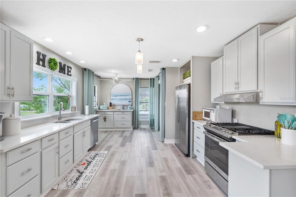 На продажу: $674,000 (5 спален, 3 ванн, 2820 Квадратных фут)