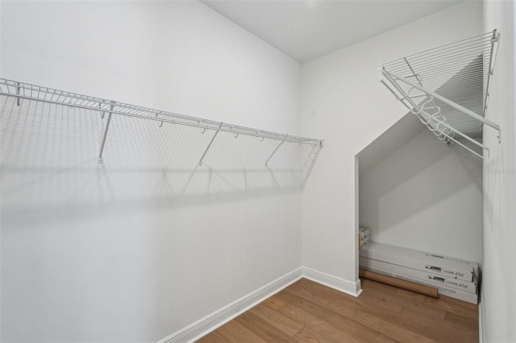 Под контрактом: $749,990 (5 спален, 4 ванн, 3130 Квадратных фут)