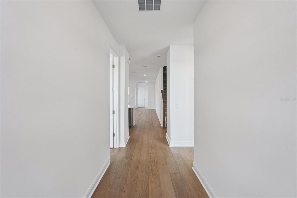 Под контрактом: $749,990 (5 спален, 4 ванн, 3130 Квадратных фут)