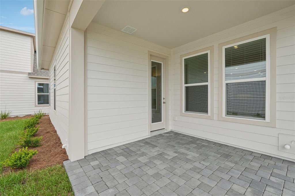 Под контрактом: $749,990 (5 спален, 4 ванн, 3130 Квадратных фут)