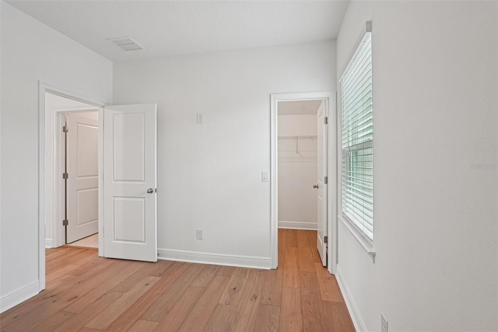 Под контрактом: $749,990 (5 спален, 4 ванн, 3130 Квадратных фут)