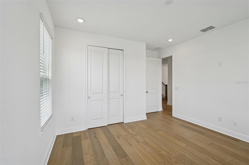 Под контрактом: $749,990 (5 спален, 4 ванн, 3130 Квадратных фут)