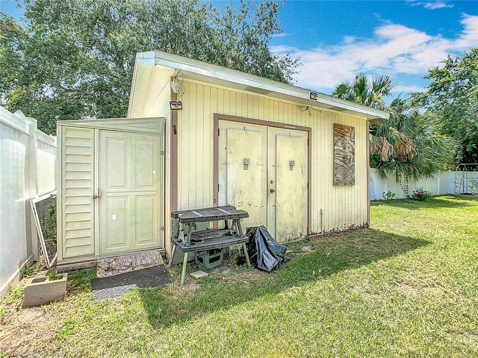For Sale: $355,000 (3 beds, 2 baths, 1465 Square Feet)